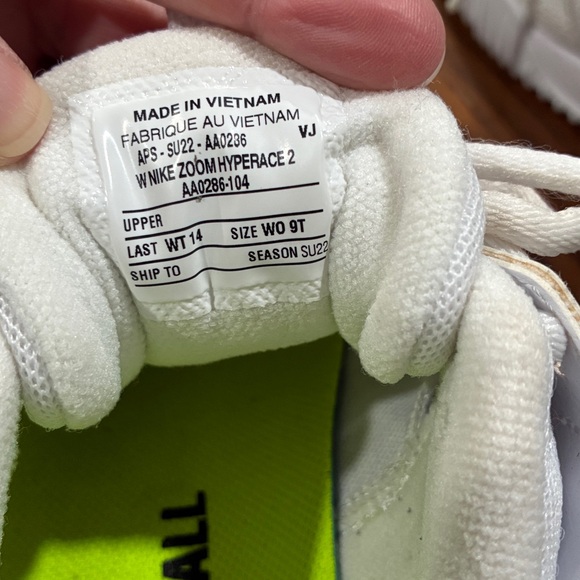 Nike Volleyball Shoe - Picture 6 of 7